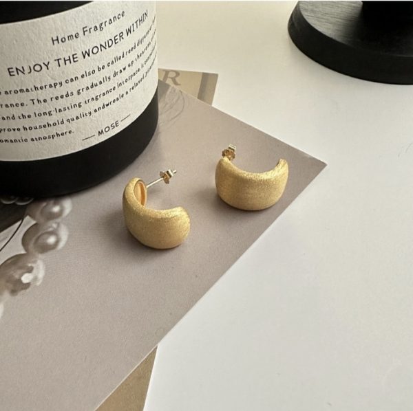 Wholesale 925 Sterling Silver Frosted  Earrings In Gold - Image 2