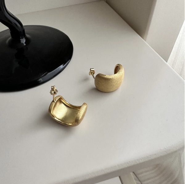 Wholesale 925 Sterling Silver Frosted  Earrings In Gold - Image 3