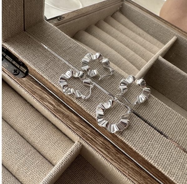 Wholesale 925 Sterling Silver Flower Hoop Earrins - Image 2