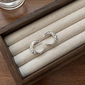 Wholesale 925 Sterling Silver Textured Moon Stud Earrings