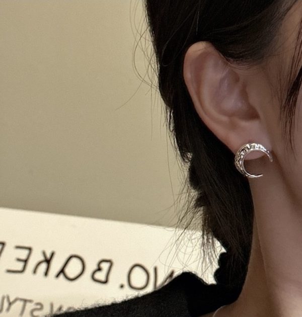 Wholesale 925 Sterling Silver Textured Moon Stud Earrings - Image 5