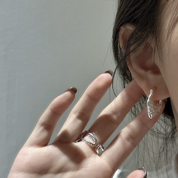 Wholesale 925 Sterling Silver Textured Love Earrings - Image 4