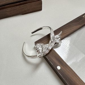 Wholesale 925 Sterling Silver Fashionable Bow Bangle