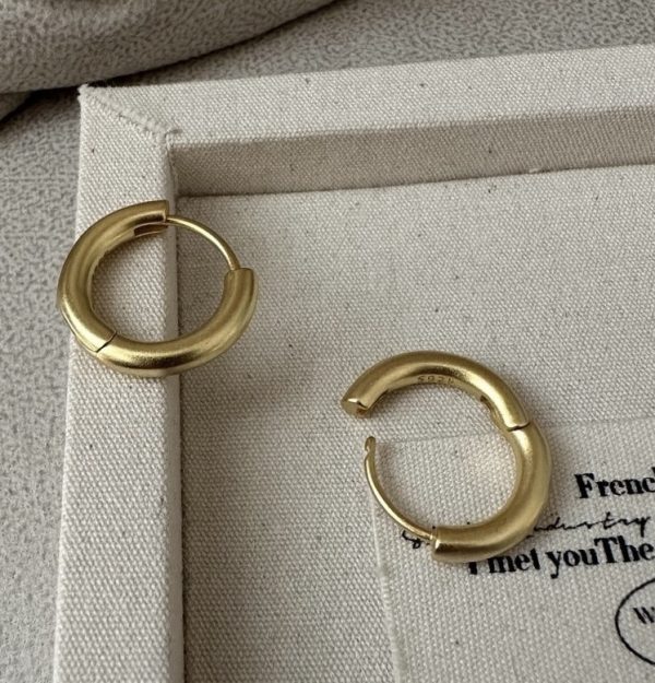 Wholesale 925 Sterling Silver Frosted Round Hoop Earrings In Gold