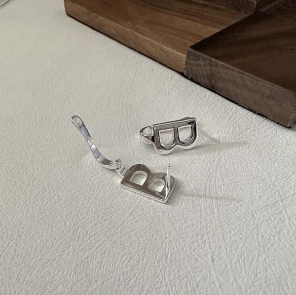 Wholesale 925 Sterling Silver Initial B Buckle Earrings - Image 2