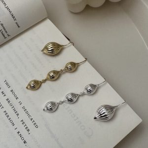 Wholesale 925 Sterling Silver Shell Asymmetrical Earrings
