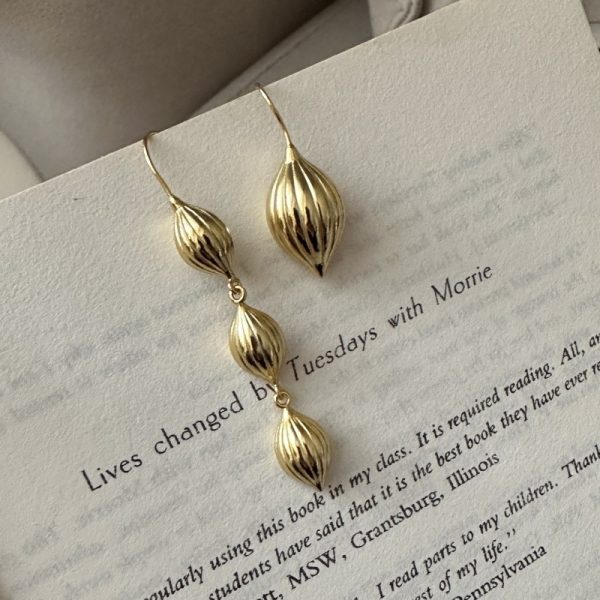 Wholesale 925 Sterling Silver Shell Asymmetrical Earrings - Image 2