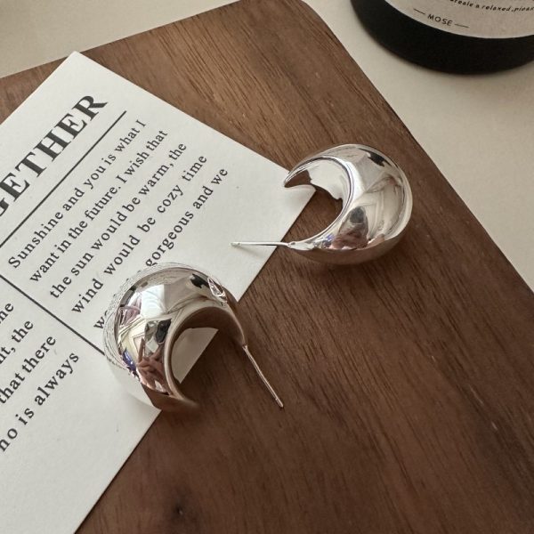 Wholesale 925 Sterling Silver Hollow Curved  Moon Earrings - Image 2