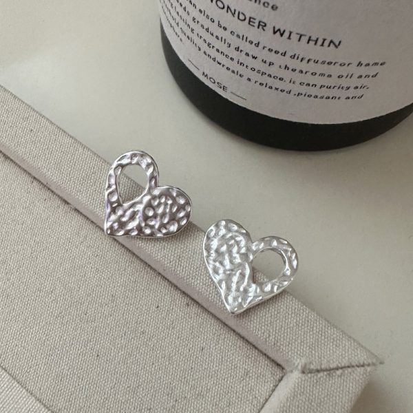 Wholesale 925 Sterling Silver Hollow Texture Heart Stud Earrings - Image 2