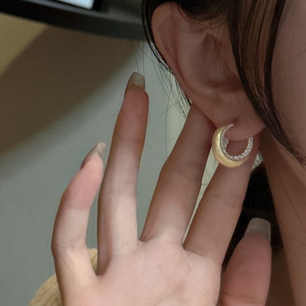 Wholesale 925 Sterling Silver Color Separation Moon Stud Earrings - Image 6