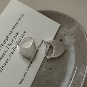 Wholesale 925 Sterling Silver Matte Frosted Love Buckle Earrings