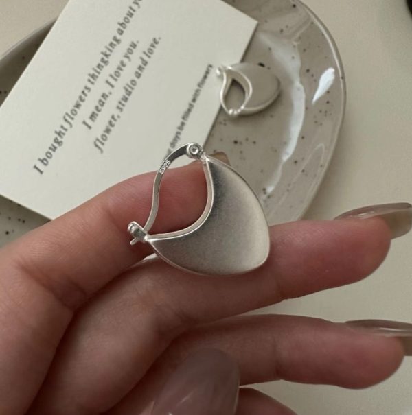 Wholesale 925 Sterling Silver Matte Frosted Love Buckle Earrings - Image 3