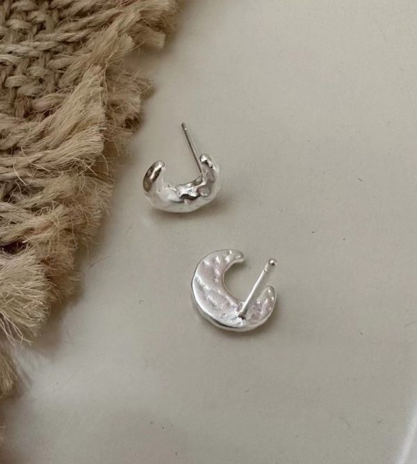 Wholesale 925 Sterling Silver Textured Moon Stud Earrings - Image 3