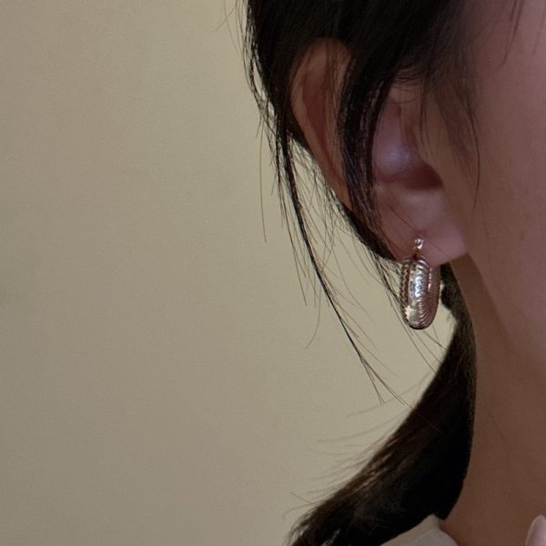 Wholesale 925 Sterling Silver Hollow Striped Buckle Earrings - Image 4