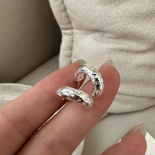 Wholesale 925 Sterling Silver Textured C-shape Earrings - Image 2
