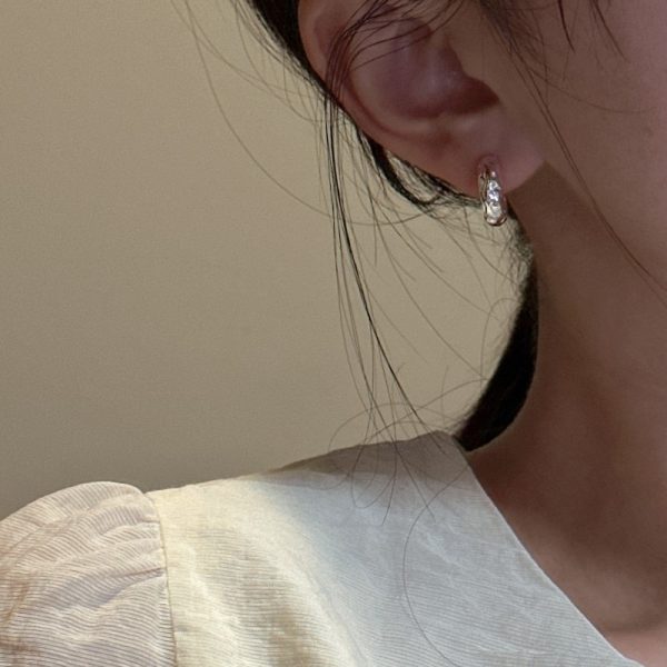 Wholesale 925 Sterling Silver Textured C-shape Earrings - Image 3