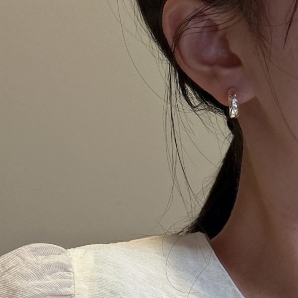 Wholesale 925 Sterling Silver Textured C-shape Earrings - Image 5