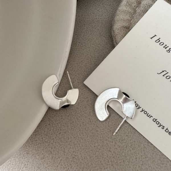 Wholesale 925 Sterling Silver Black Agate C-shaped Earrings - Image 2
