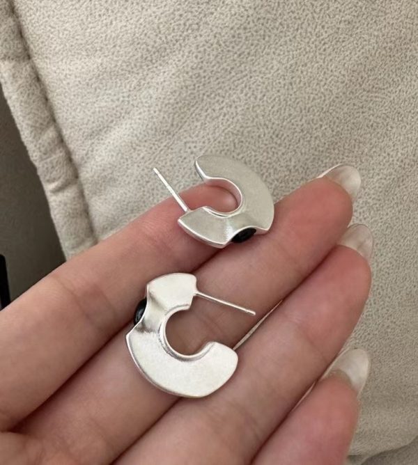 Wholesale 925 Sterling Silver Black Agate C-shaped Earrings - Image 3