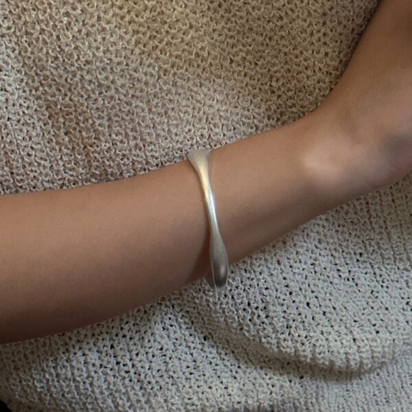 Wholesale 925 Sterling Silver Simple Frosted Bangle - Image 4