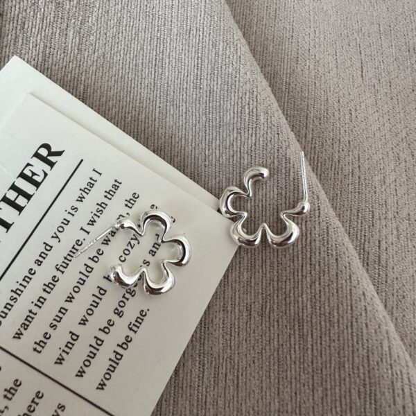 Wholesale 925 Sterling Silver Flower Stud Earrings - Image 2
