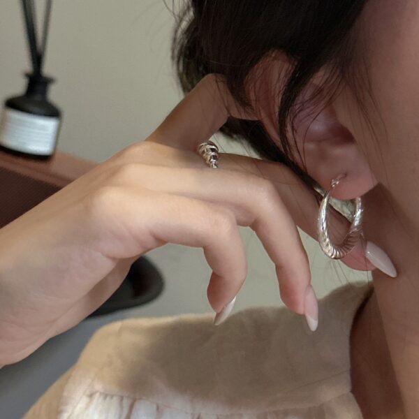 Wholesale 925 Sterling Silver Croissant Hoop Earrings - Image 6