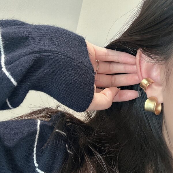 Wholesale 925 Sterling Silver C-shaped Ear Cuff - Image 4