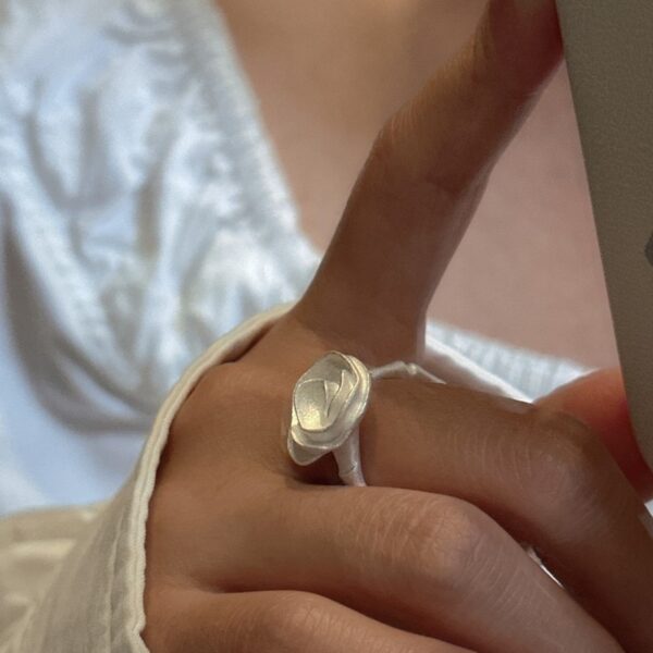 Wholesale 925 Sterling Silver Burnt White Flower Ring - Image 6