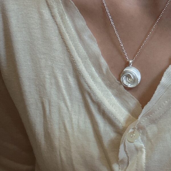 Wholesale 925 Sterling Silver Burnt White Rose Pendant - Image 5