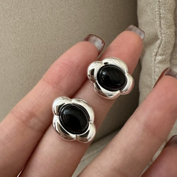 Wholesale 925 Sterling Silver Black Agate Flower Stud Earrings - Image 2