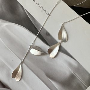 Wholesale 925 Sterling Silver Frosted Love Sweater Necklace