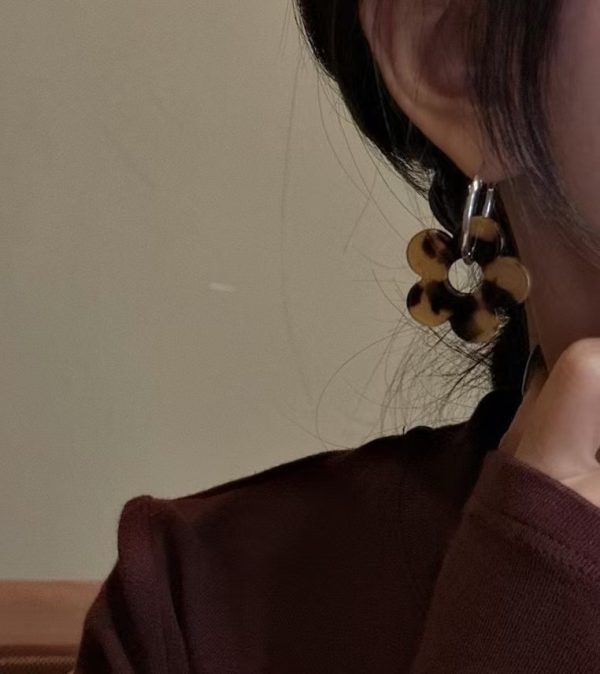 Wholesale 925 Sterling Silver Leopard Flower Earrings - Image 6