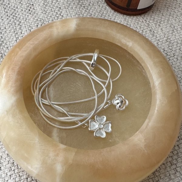 Wholesale 925 Sterling Silver Four-leaf Clover Adjustable Sweater Necklace - Image 2