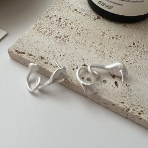 Wholesale 925 Sterling Silver Burned White Leaf Earrings