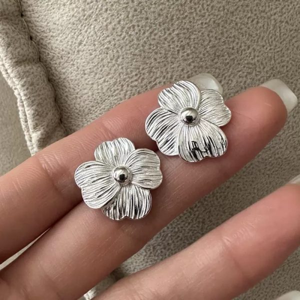 Wholesale 925 Sterling Silver Textured Flower Stud Earrings - Image 2