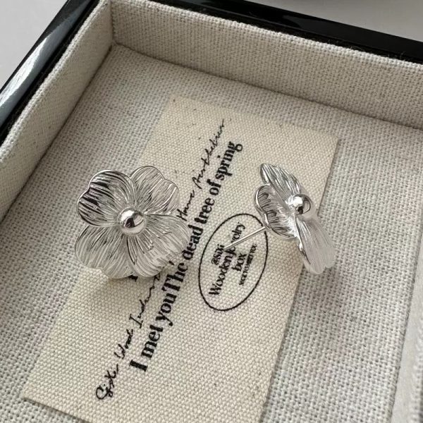 Wholesale 925 Sterling Silver Textured Flower Stud Earrings - Image 3