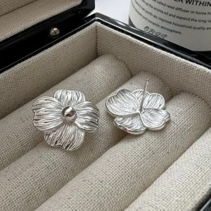 Wholesale 925 Sterling Silver Textured Flower Stud Earrings