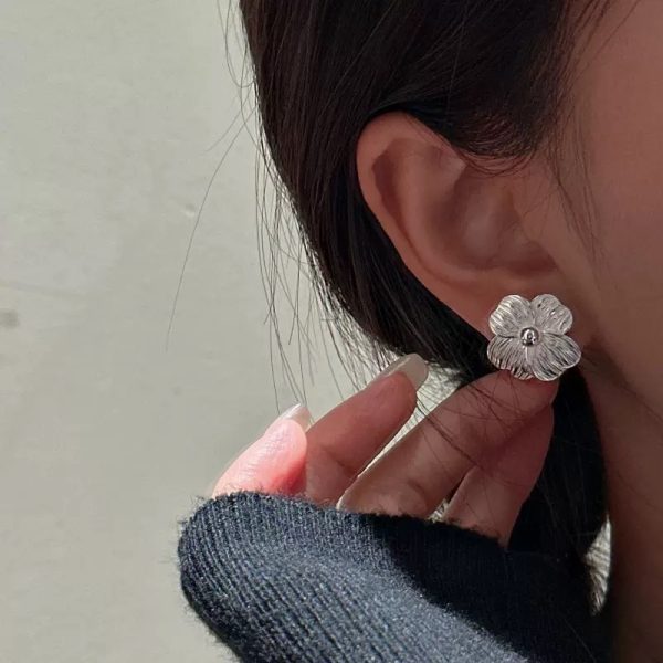 Wholesale 925 Sterling Silver Textured Flower Stud Earrings - Image 4