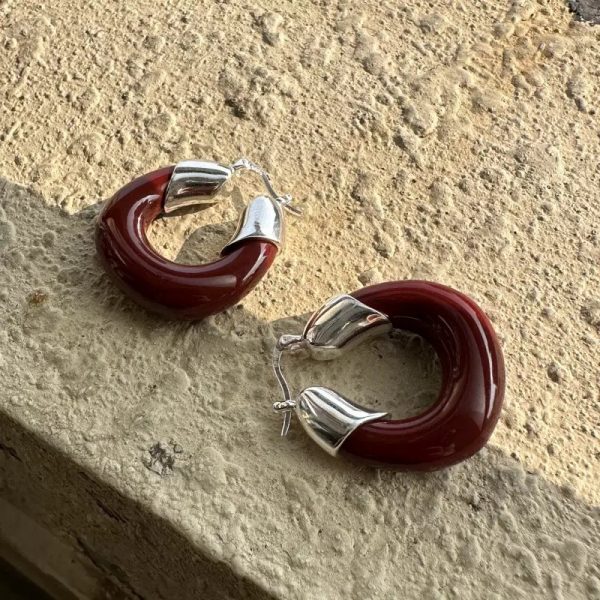 Wholesale 925 Sterling Silver Red and White Resin U-shaped Earrings - Image 3
