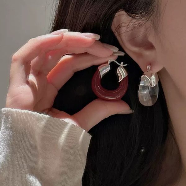 Wholesale 925 Sterling Silver Red and White Resin U-shaped Earrings - Image 5