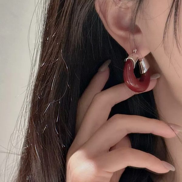 Wholesale 925 Sterling Silver Red and White Resin U-shaped Earrings - Image 6