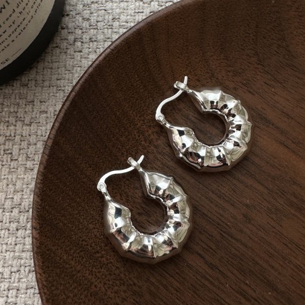 Wholesale 925 Sterling Silver Fashionable Hollow Bamboo Hoop Earrings - Image 3