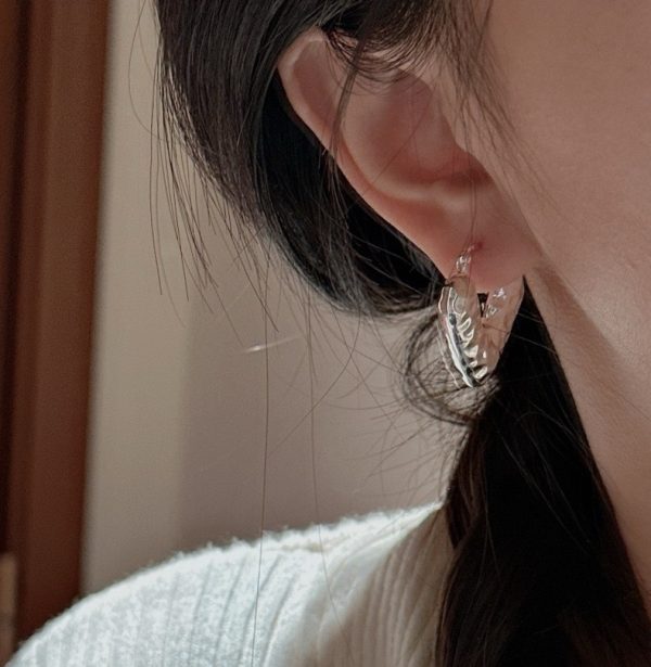 Wholesale 925 Sterling Silver Hollow Texture Love Earrings - Image 4