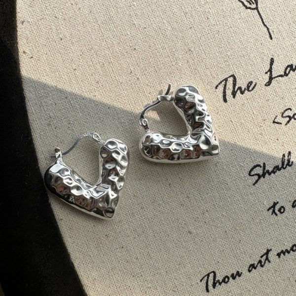 Wholesale 925 Sterling Silver Hollow Texture Love Earrings - Image 3
