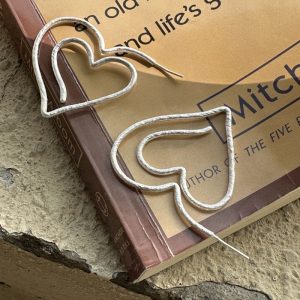Wholesale 925 Sterling Silver Large Matte Heart Line Earrings