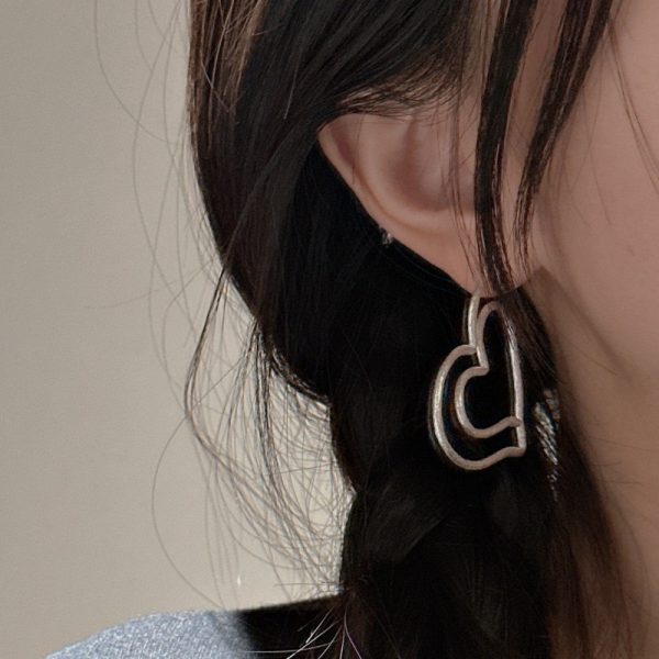 Wholesale 925 Sterling Silver Large Matte Heart Line Earrings - Image 6