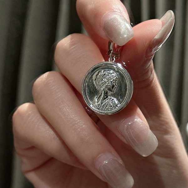 Wholesale 925 Sterling Silver Portrait Zircon Pendant - Image 4