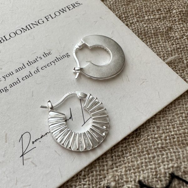 Wholesale 925 Sterling Silver Frosted Pleated Earrings - Image 2