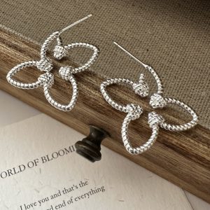 Wholesale 925 Sterling Silver Four-leaf Clover Flower Stud Earrings