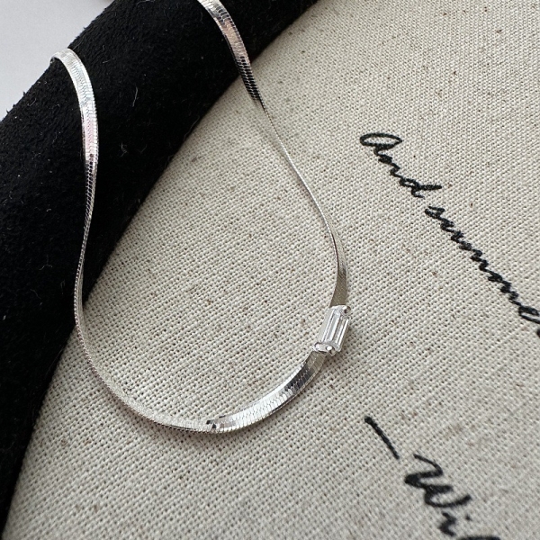 Wholesale 925 Sterling Silver Zircon Blade Necklace - Image 3